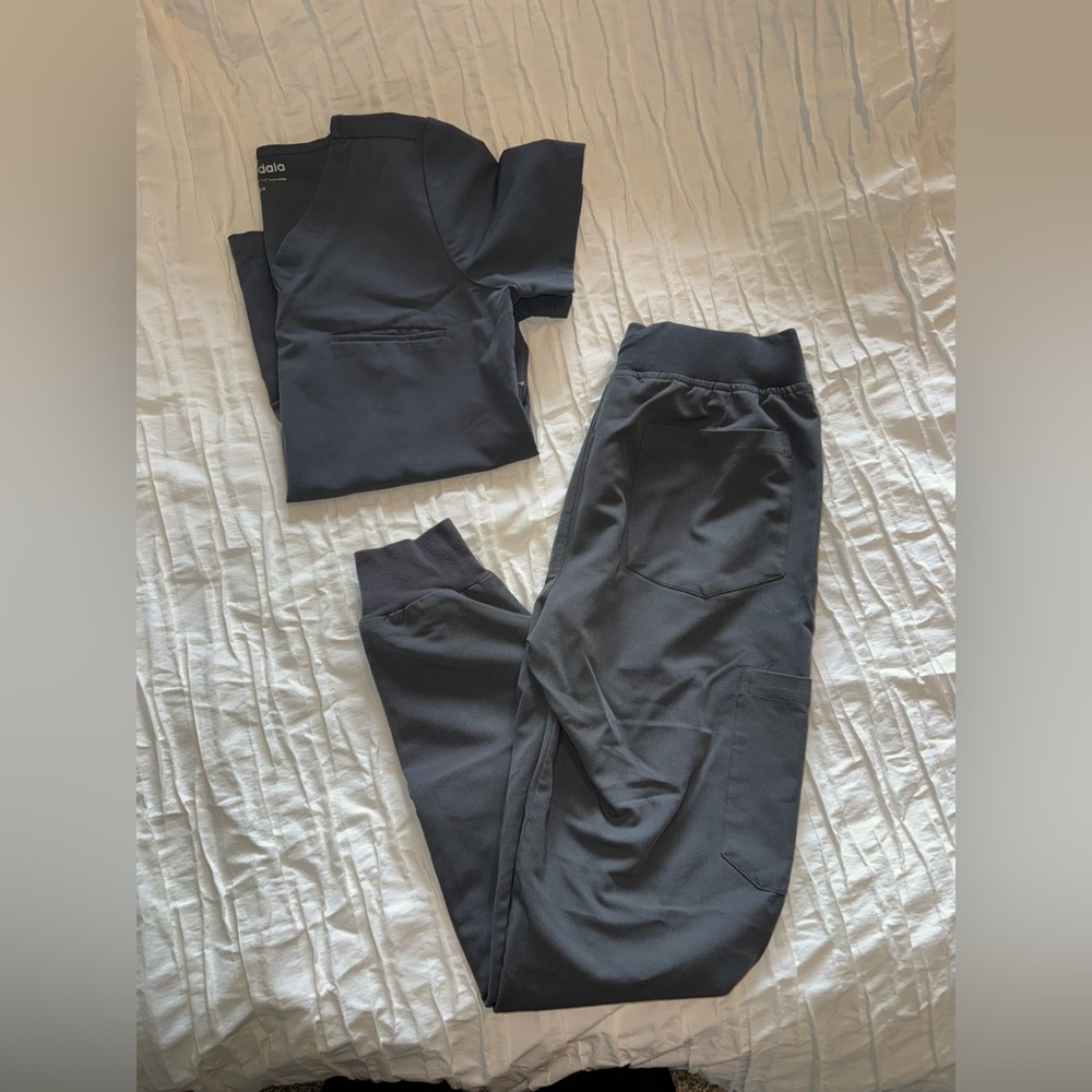Mandala Grey Scrub Set